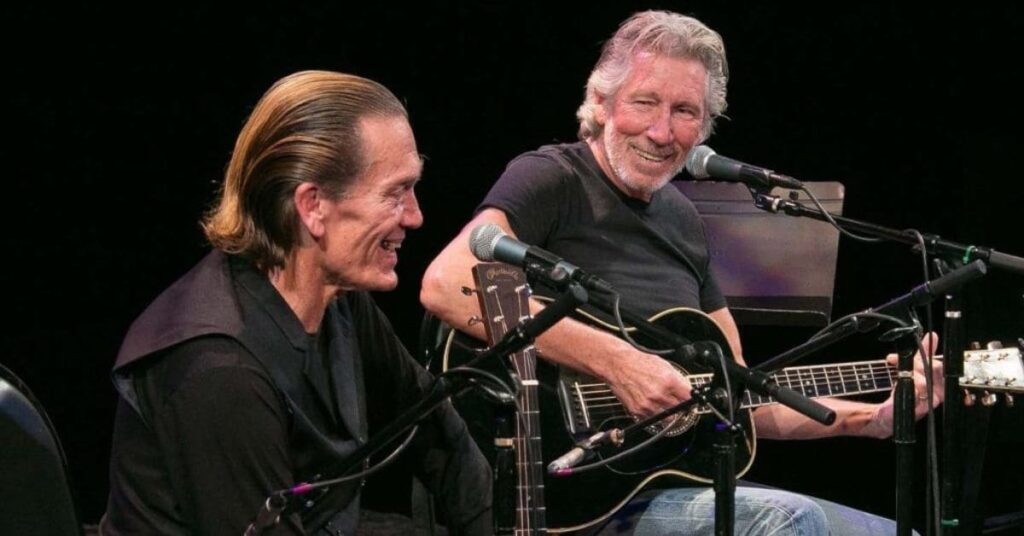 roger-waters-ge-smith-acustico-suffolk-theater